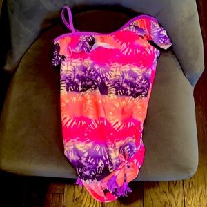 girls swimsuit